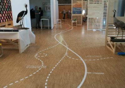 Fußbodengrafik als Leitsystem durch die Ausstellung
